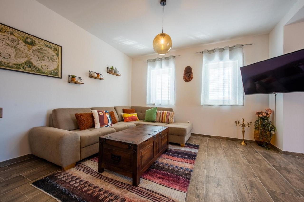 Apartman Paula Kaštela Exterior foto