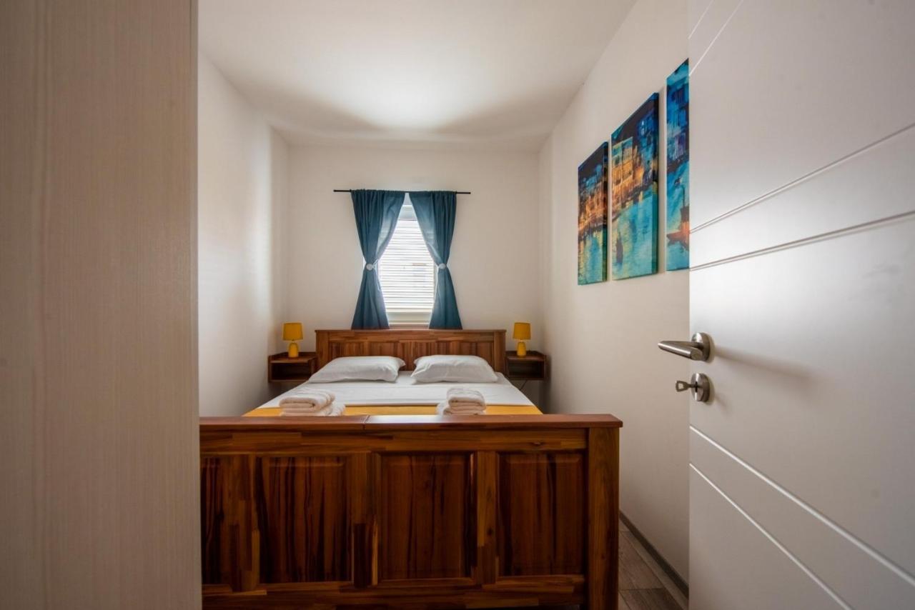 Apartman Paula Kaštela Exterior foto